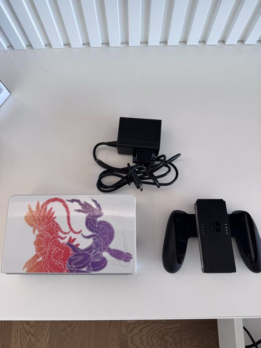 Nintendo Switch Oled edycja Pokemon Scarlet & Violet + Gry