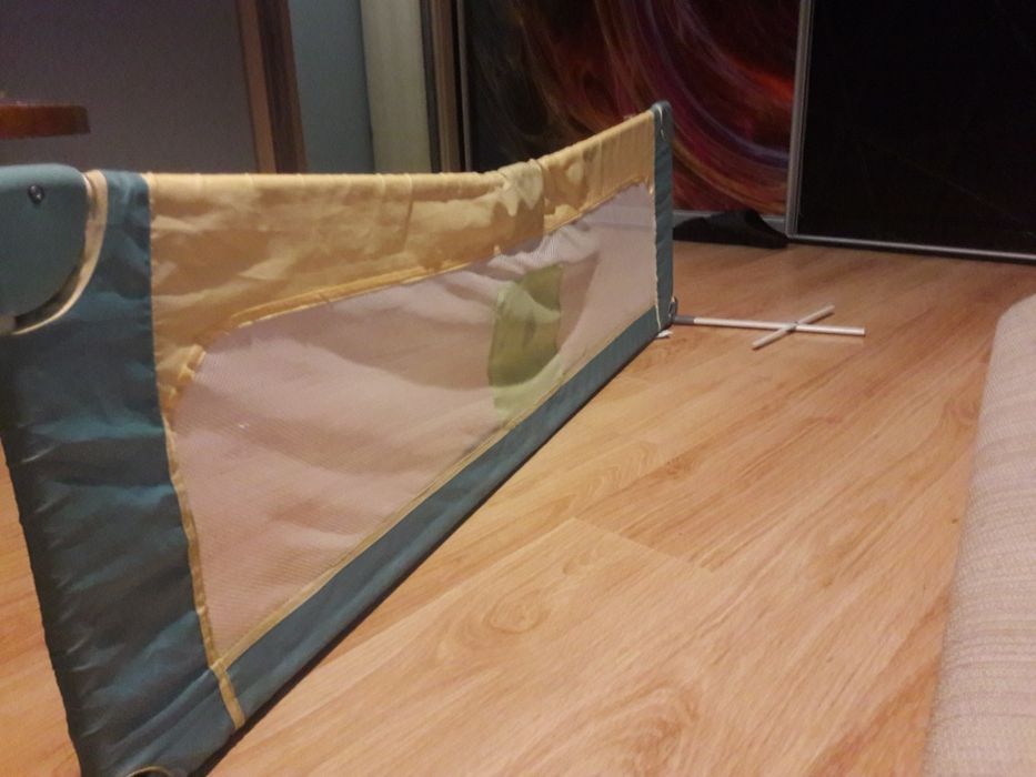 Osłonka na łóżko łóżeczko