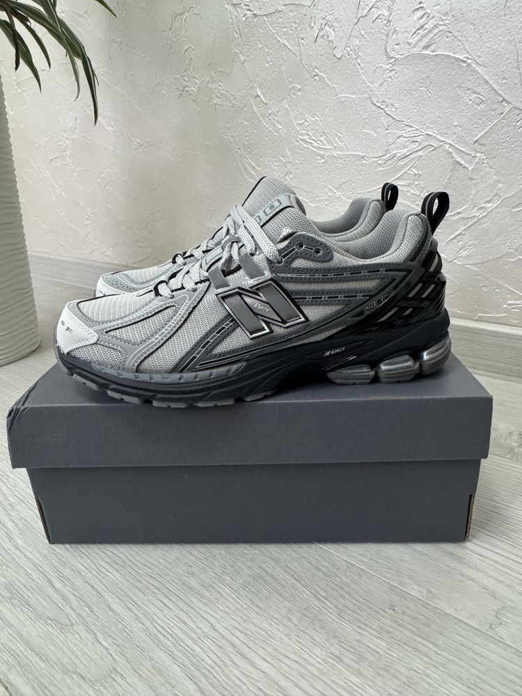 New Balance 1906R Grey