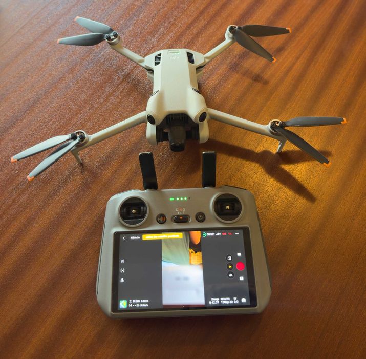 DJI mini 4 pro + Fly More combo + RC2 |COMO NOVO|