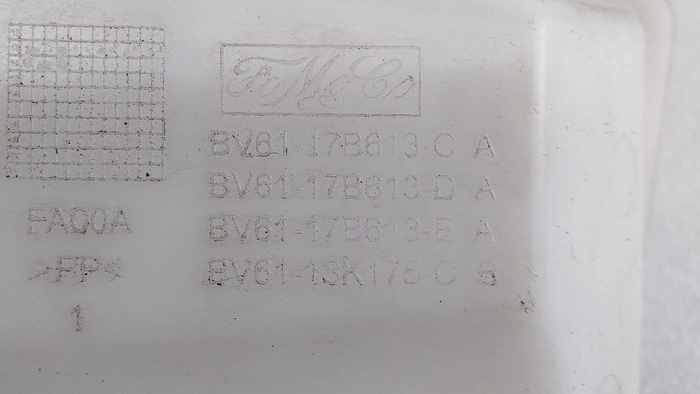 Reservatório / depósito água limpa vidros FORD Focus III