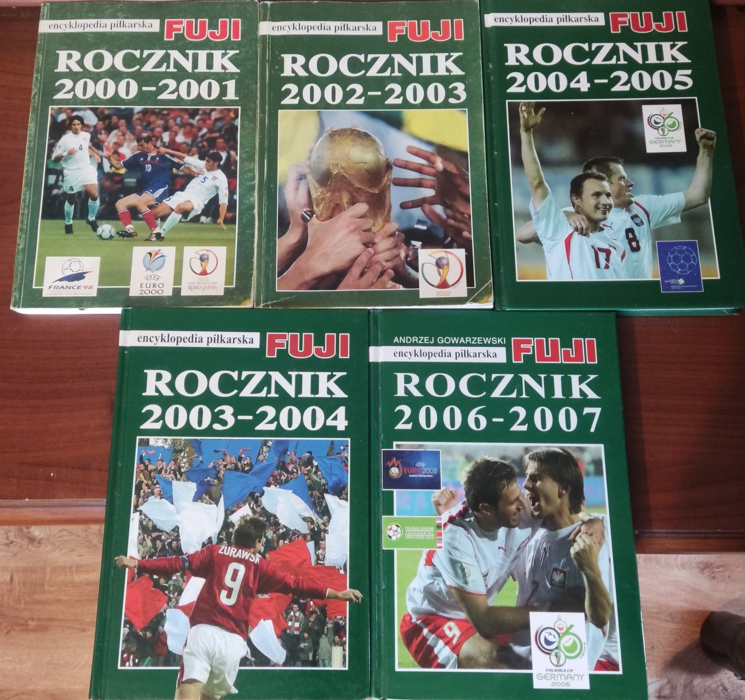 ENCYKLOPEDIA PIŁKARSKA FUJI rocznik 03-04 ! 2003 ! 2004 książka sport