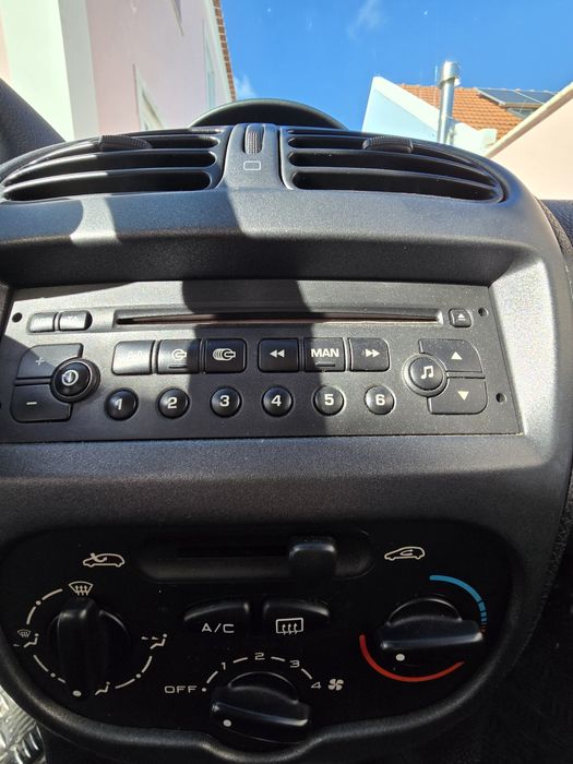 DiESEL 206 HDI Ar cond 130 k KM Tecto abrir Jantes espec Pegeout 5 Lug