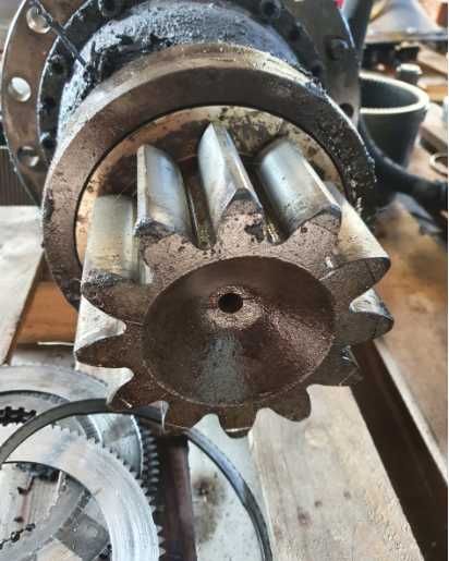 Furukawa 625 Atlas Reduktor Obrotu Linde GD 6 12 Z