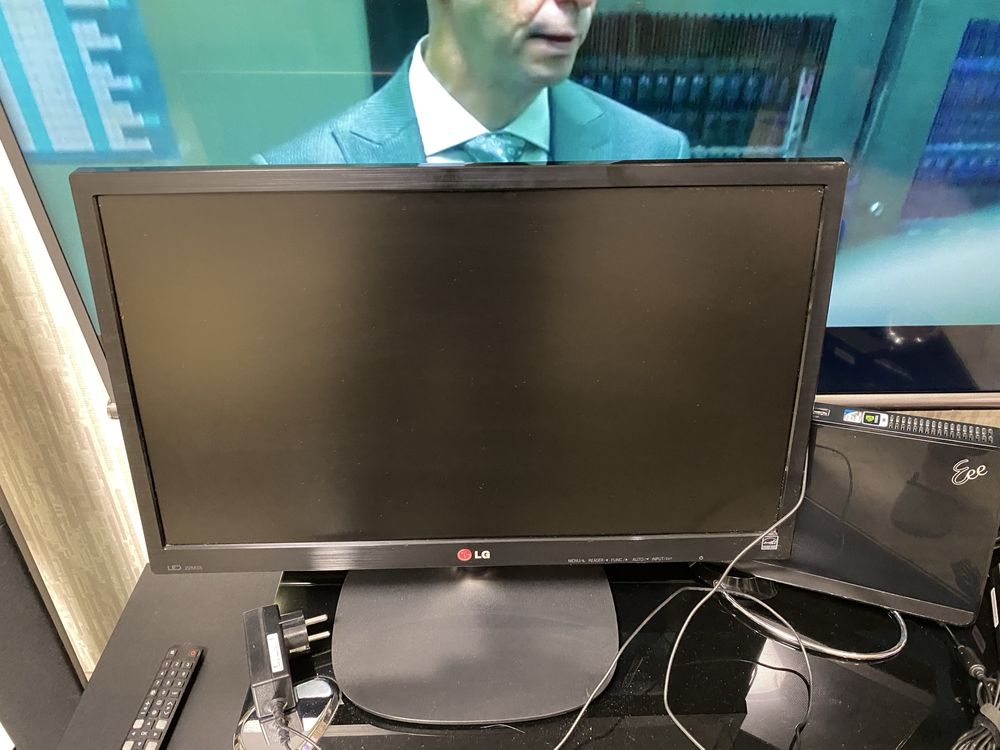 Монитор LG 22 дюйма