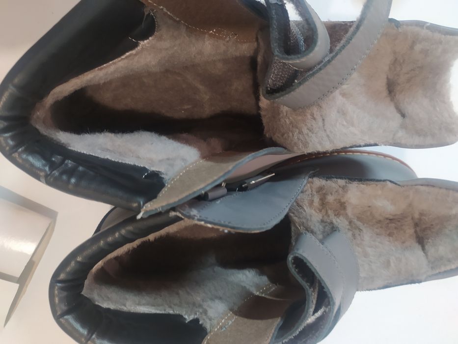 Продам нові зимові ботінки розмір 38