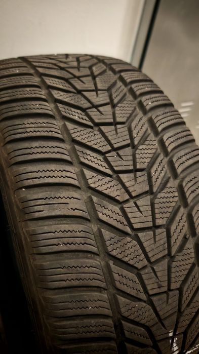 Hankook Winter iCept Evo3 245/45/18 100V - 4 opony