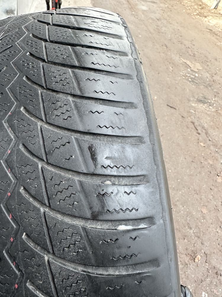 Комплект зимових шин. lassa 225/45r18