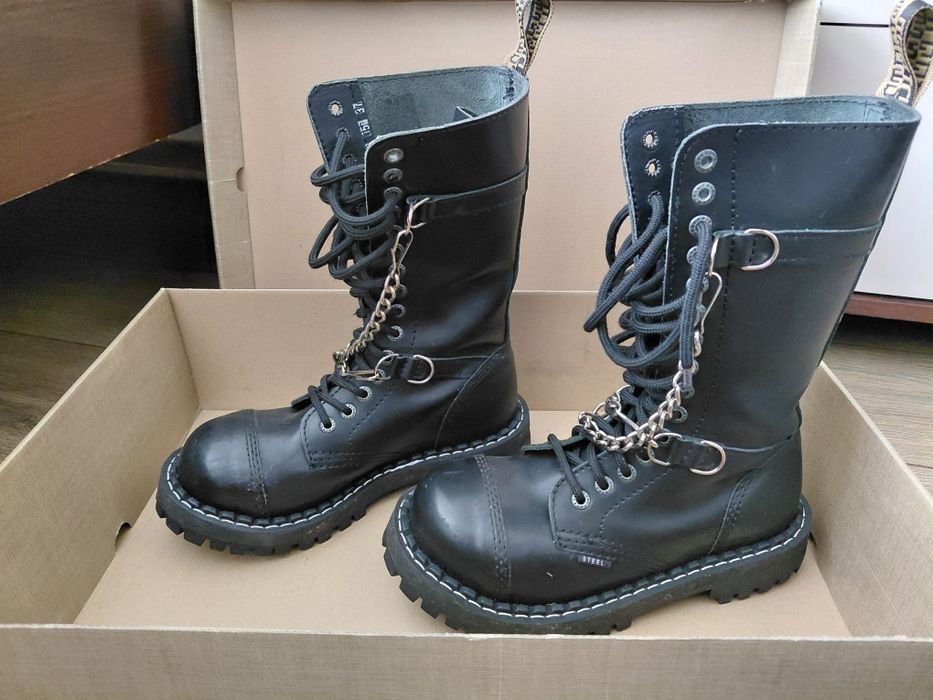 GLANY STEEL czarne 15-dziur roz. 37