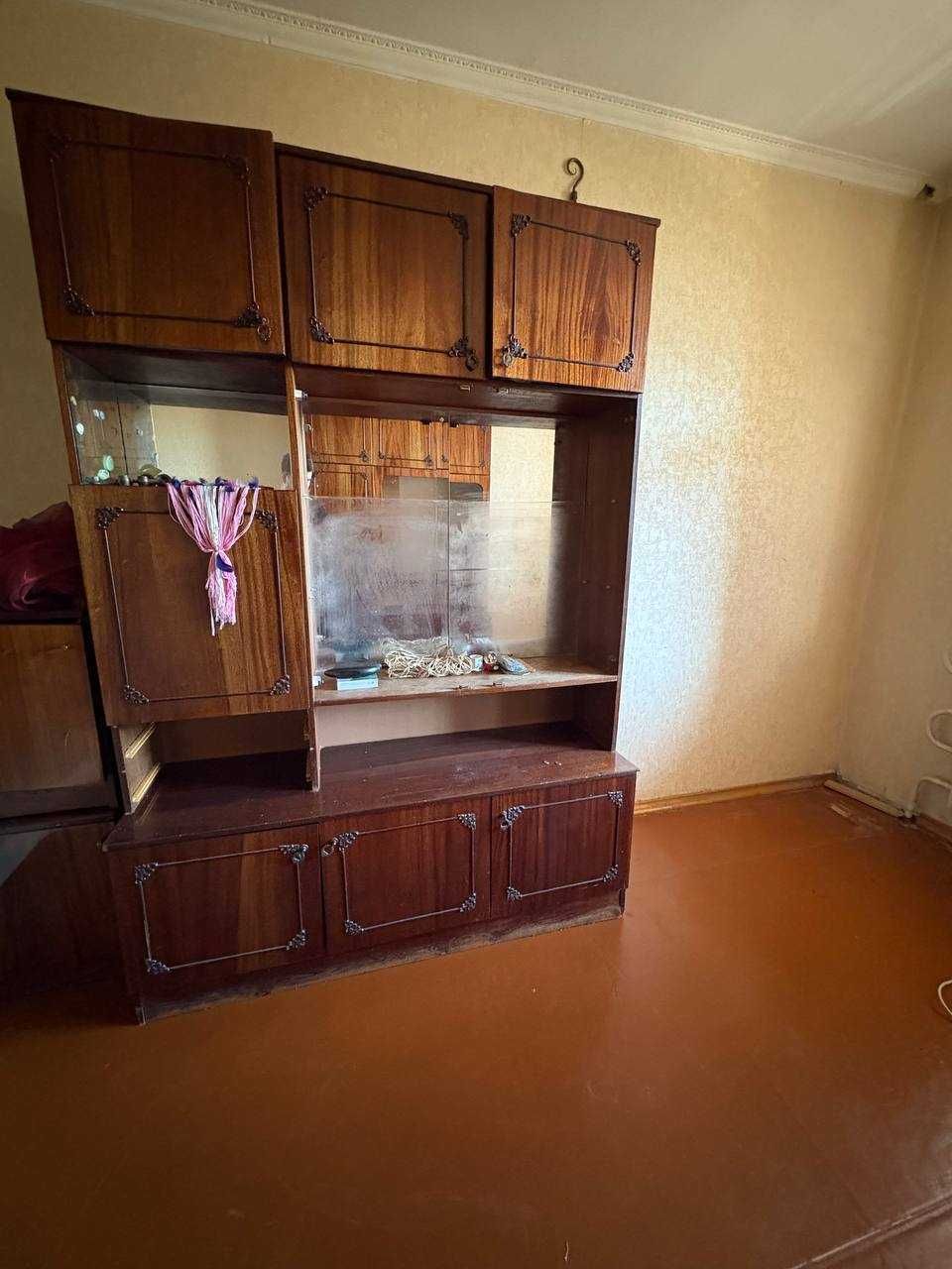 Старі серванти безкоштовно. Самовивіз