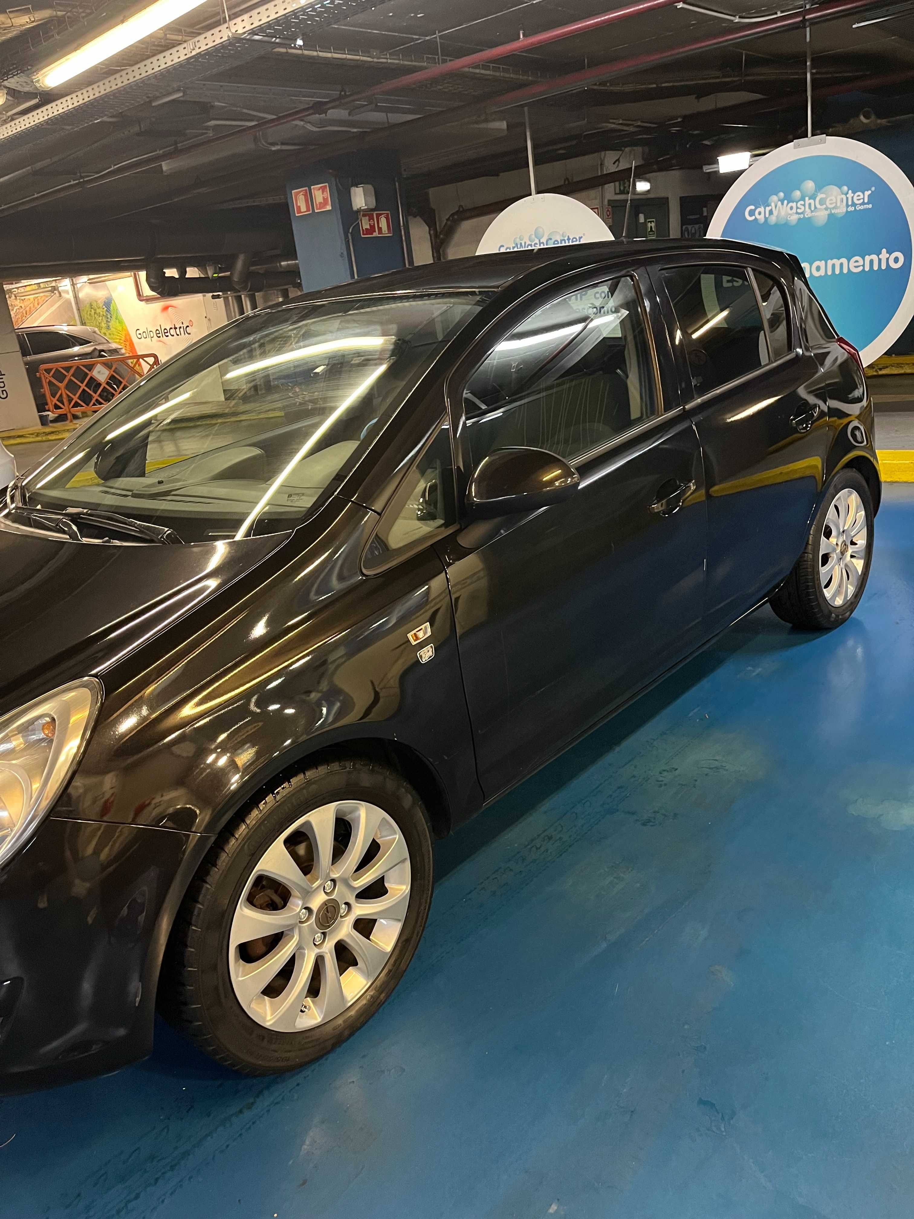 Venda de Opel Corsa D 1.2 Black Edition