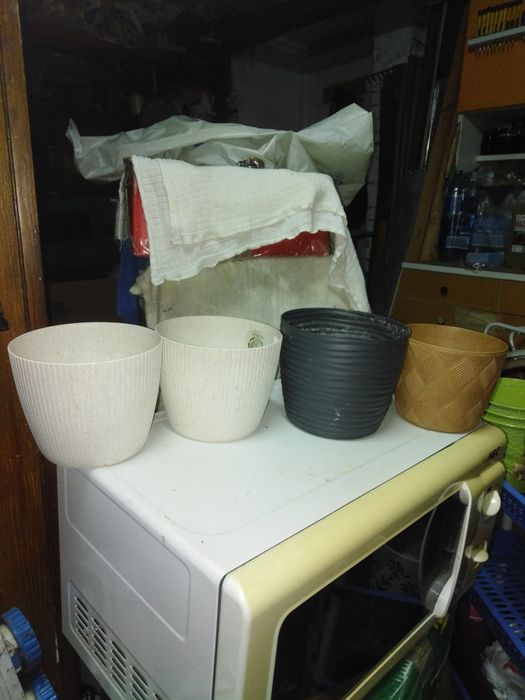 Doniczki na kwiaty. 22 sztuki.