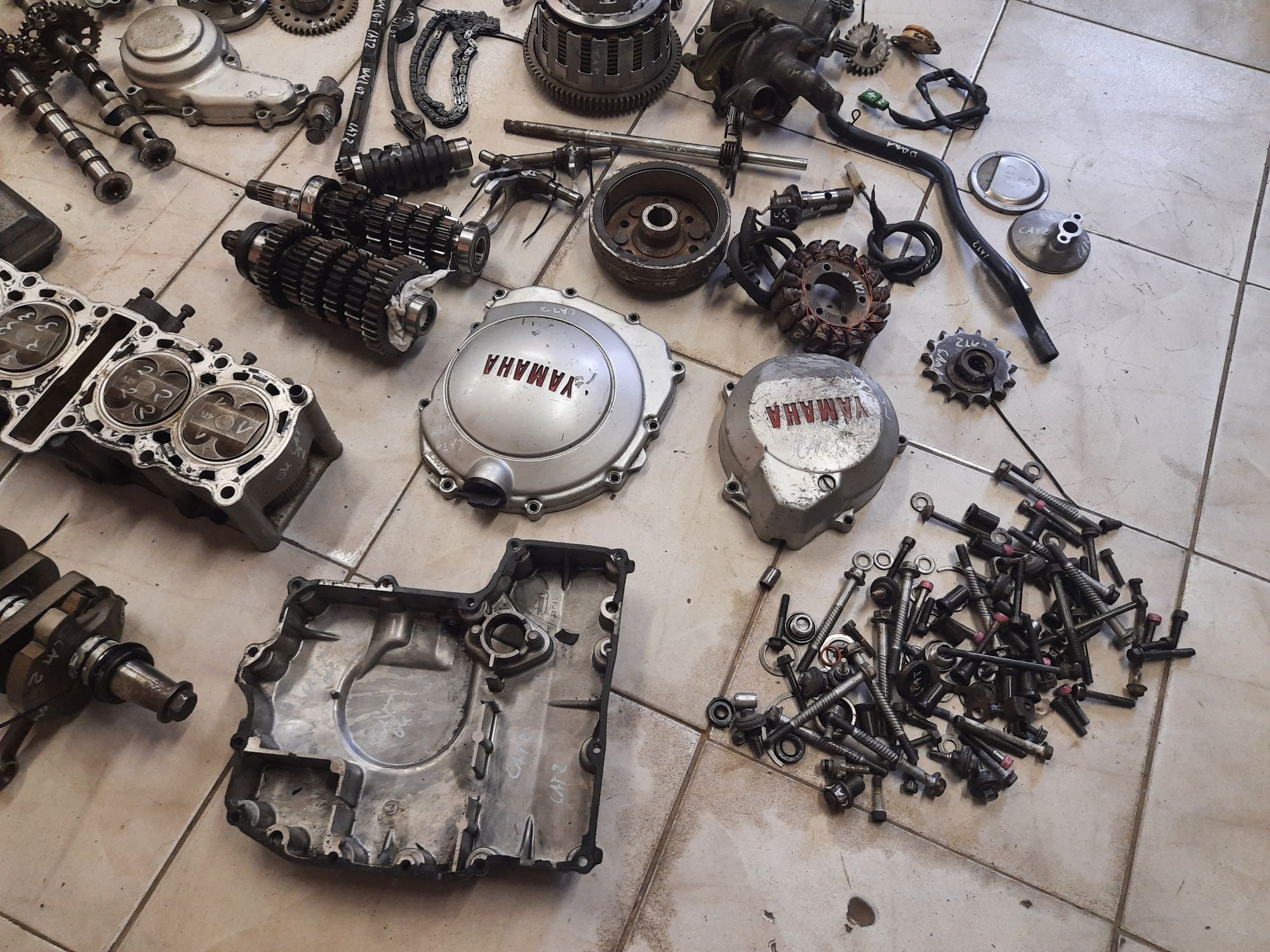 Yamaha YZF 600 Thundercat silnik części głowica wał cylinder wałek kap