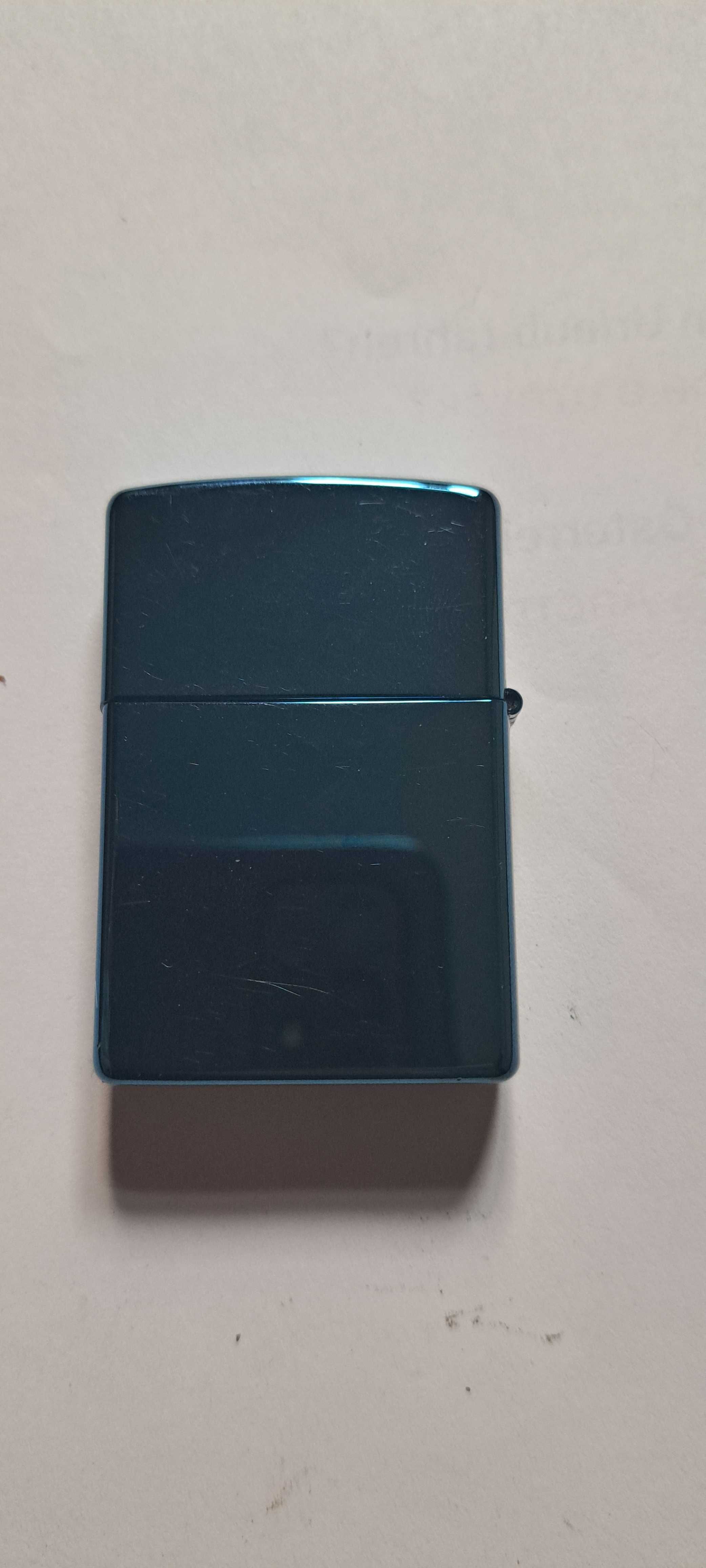 Запальничка Zippo 2005 року