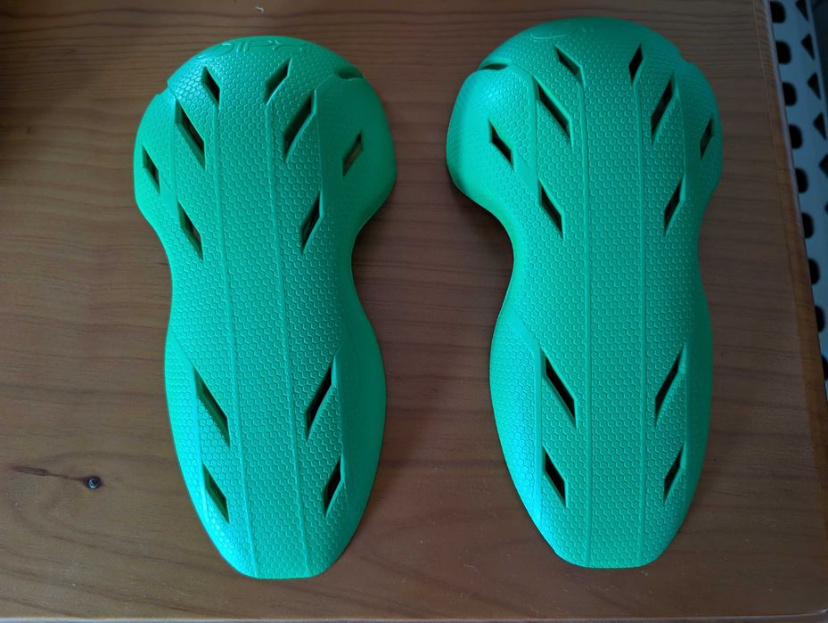 Vendo par de proteções de cotovelos IPX-L para casacos O'Neal novos