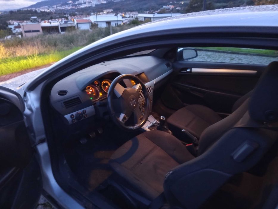 Opel Astra GTC 1.7