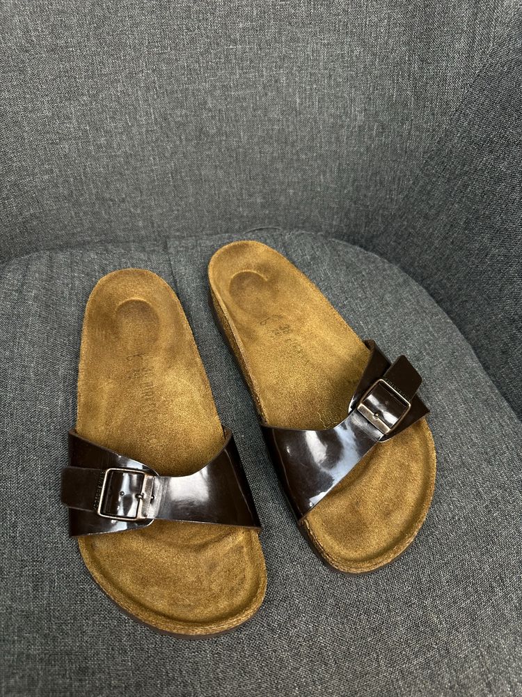 Оригінальні шльопанці birkenstock madrid birko-flor brown patent