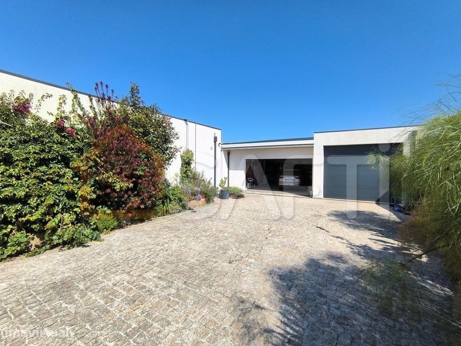 Moradia T4 de Luxo em Marinhas Esposende com piscina
