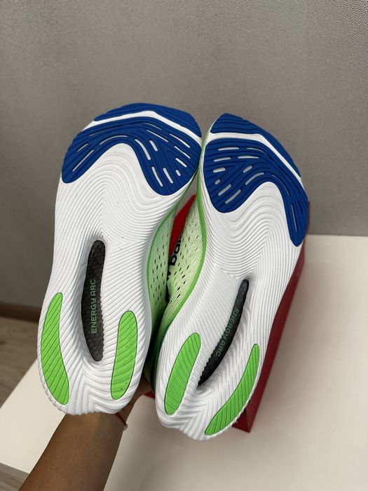 Кросівки бігові New Balance FuelCell SuperComp Pacer кросівки бігові