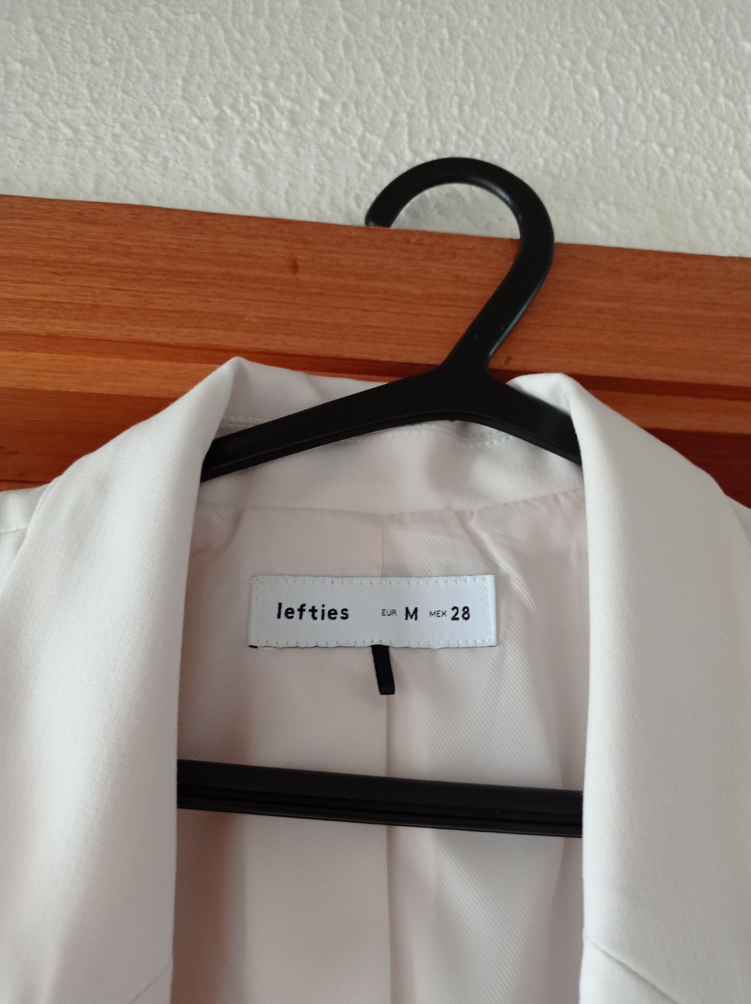 Casaco branco sujo Lefties