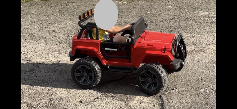 Дитяча машинка джип  з двигуном 4*45