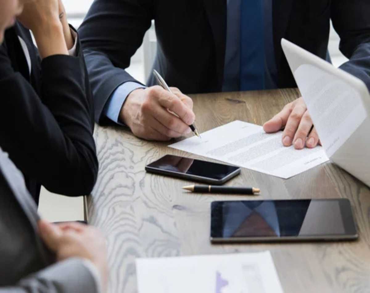 Продаж компаній з діяльністю ТОВ