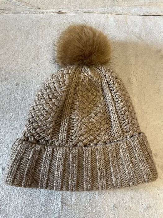 Безкоштовно. Шапки, кепка, баф.