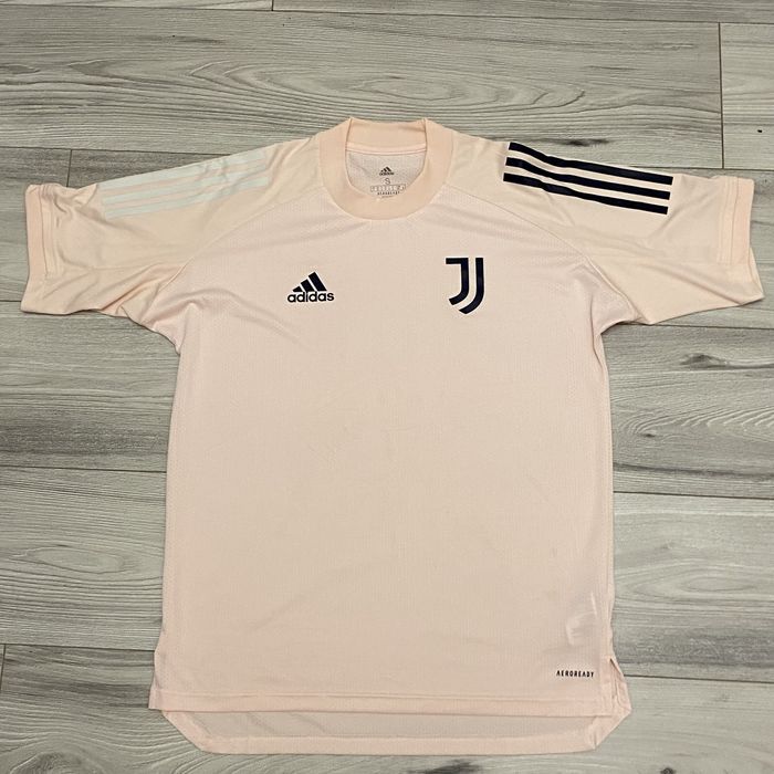 Adidas фудболка нова
