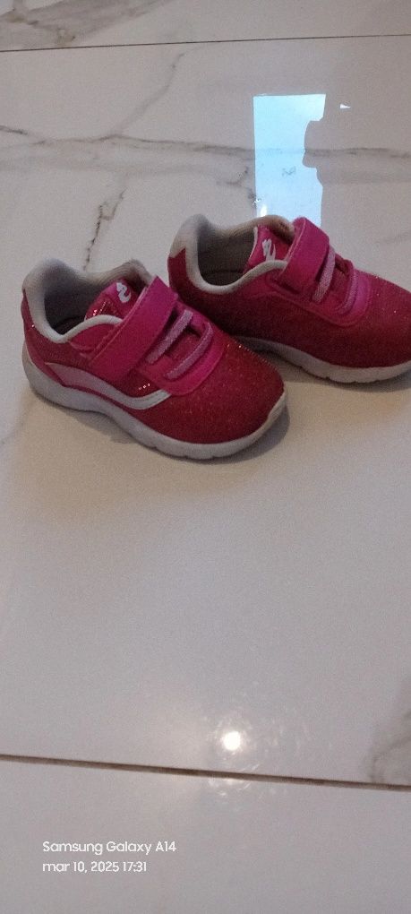 Buty wiosenne dla dziewczynki roz.22