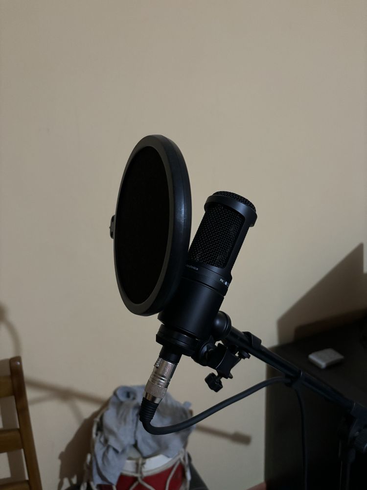 Microfone AT2020