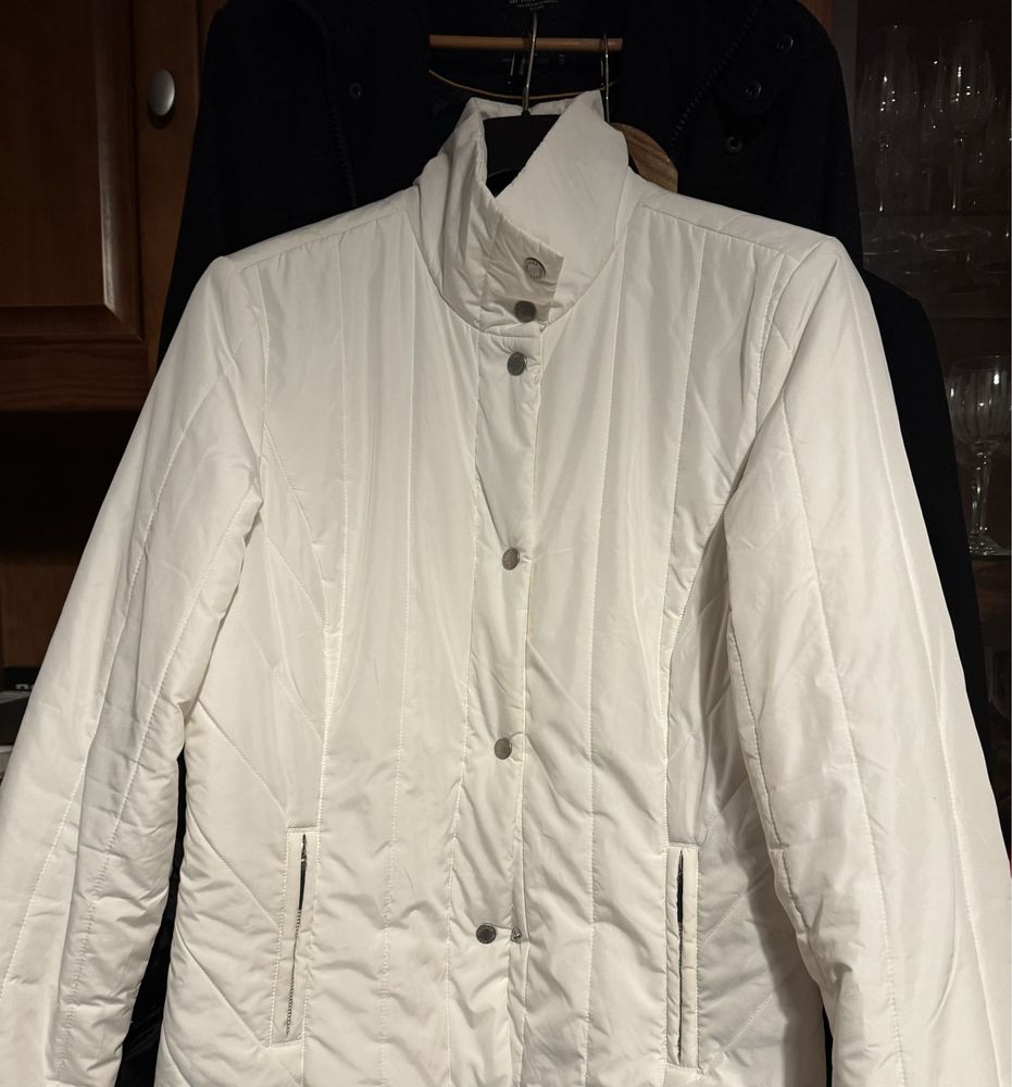 Kispo cor branco perola, tamanho L. Tommy Hilfiger. Como novo.50€