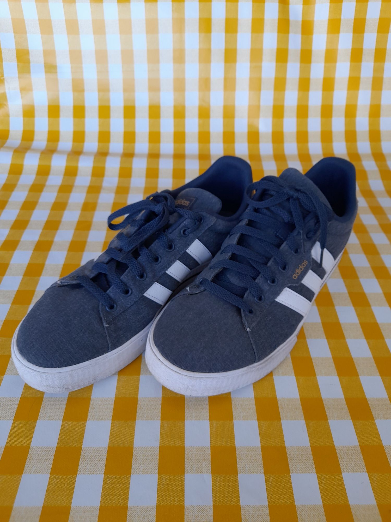 Sapatilhas Adidas n°44 como novas