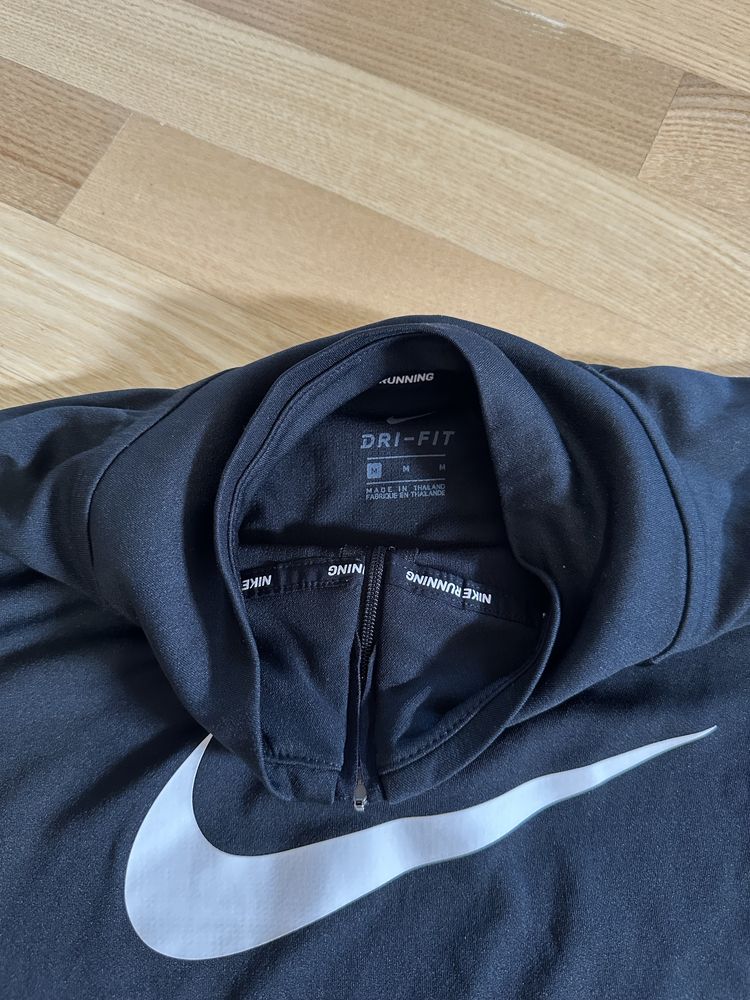 Спортивний лонгслів Nike жіночий