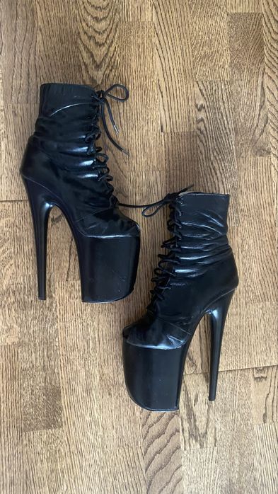 Стрипы Pleaser шкіряні 3-ка