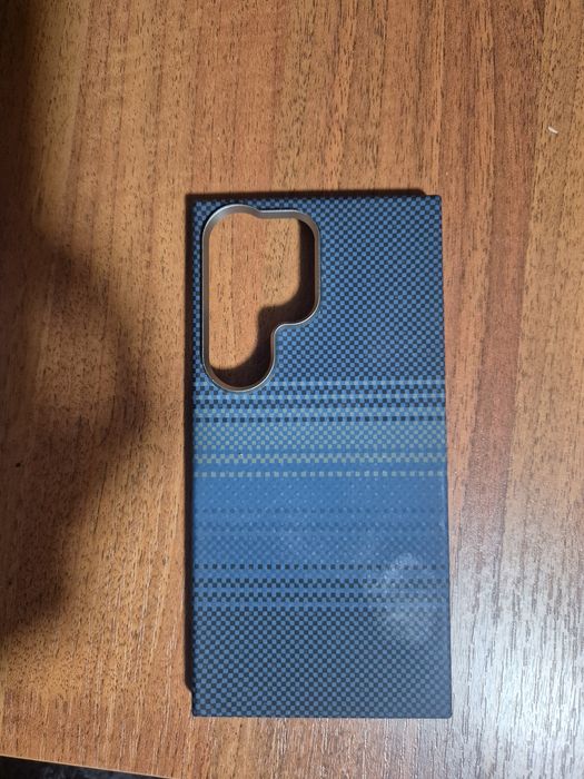 Продам чехол накладку на Samsung s 24 ultra