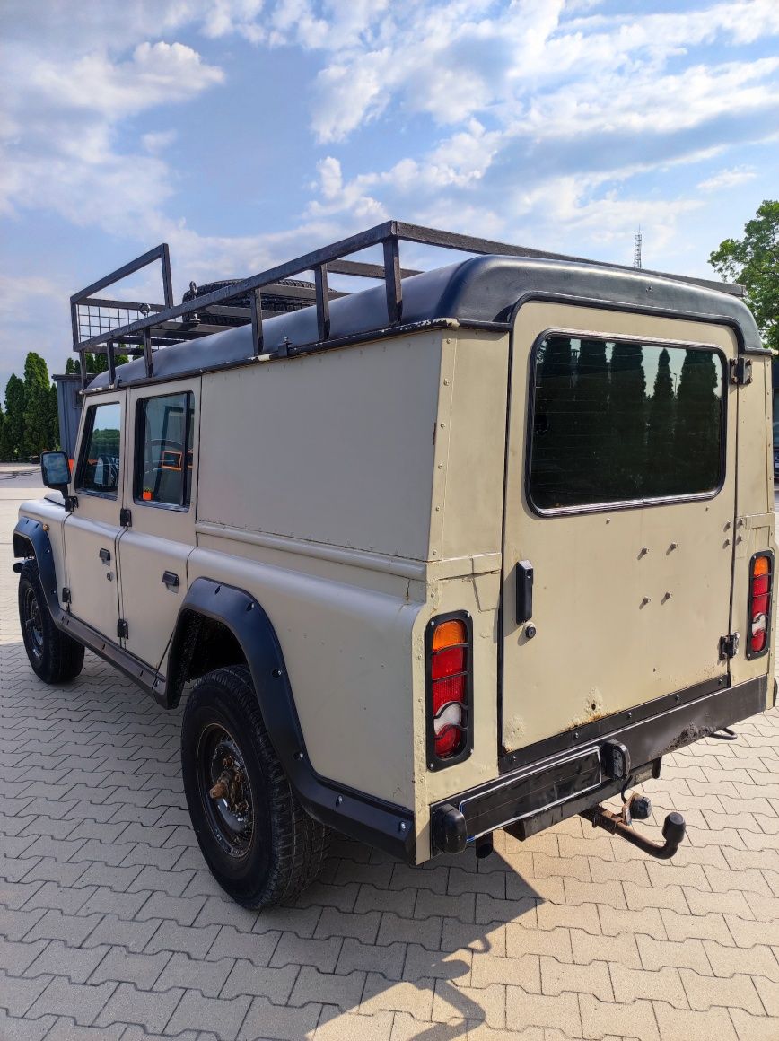Land Rover Defender Santana