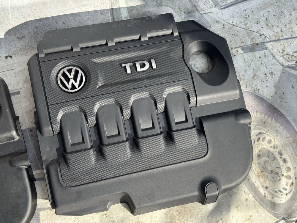 Кришка двигуна Volkswagen Skoda декоративна шкода