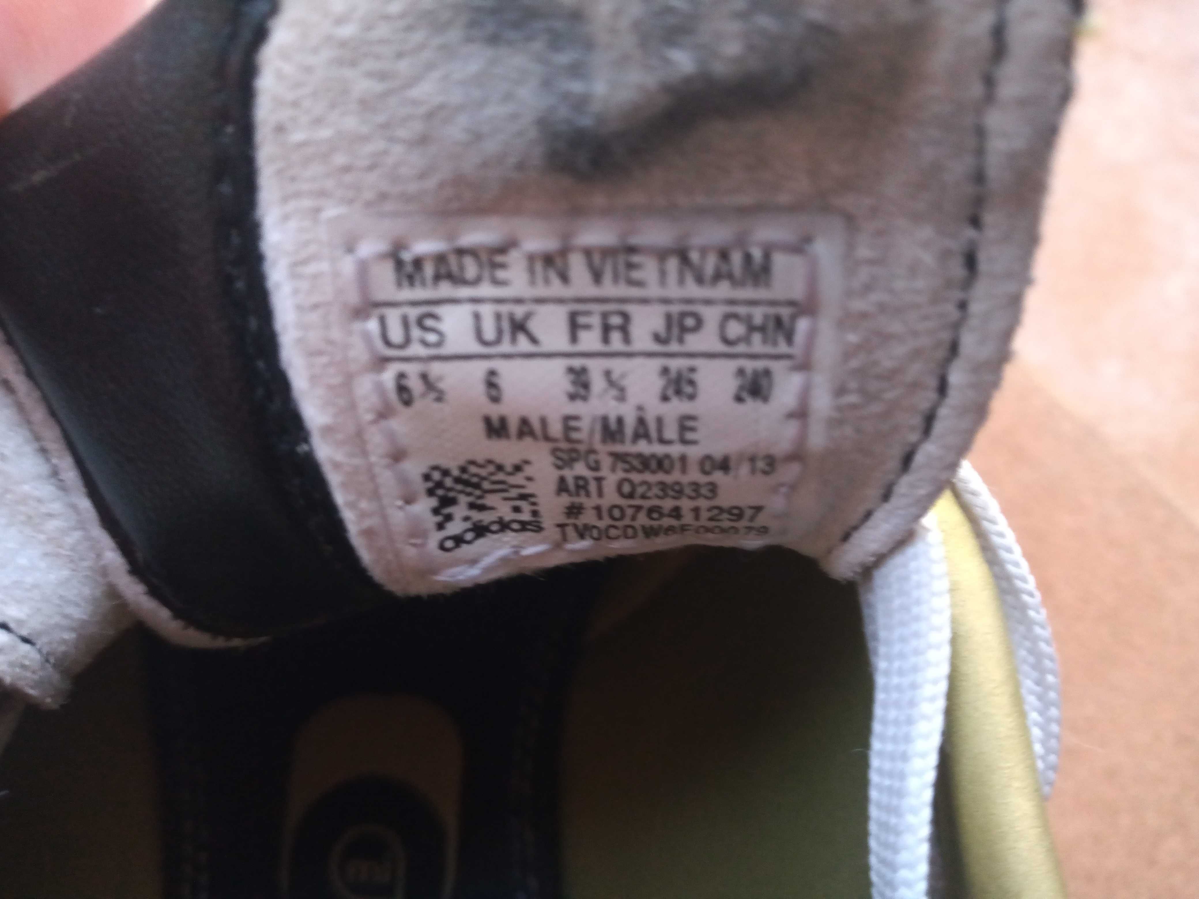 Buty piłkarskie Adidas adipure rozm.39 1/3