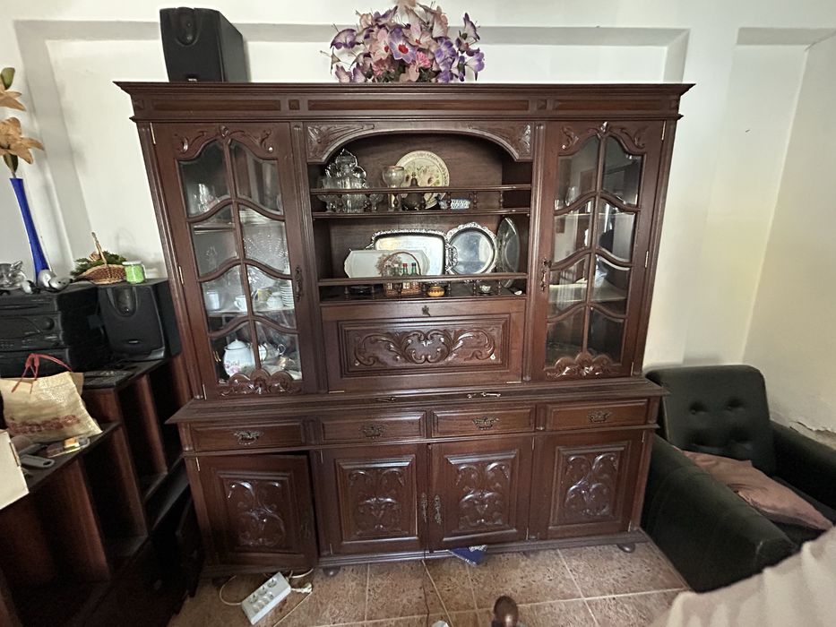 Móvel antigo de sala