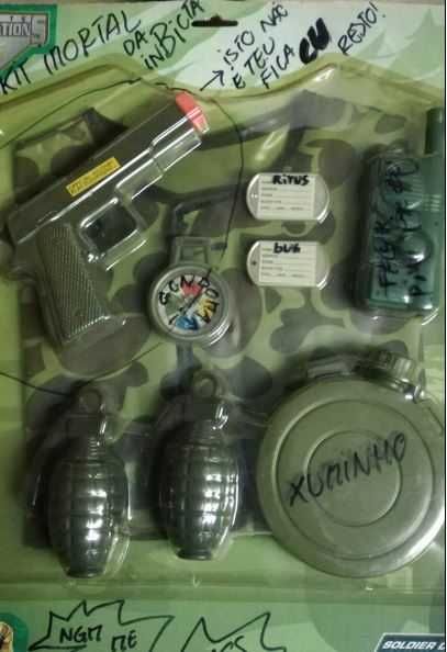 Elite Operations Toys U Rus - Conjunto de soldado com 9 Objectos