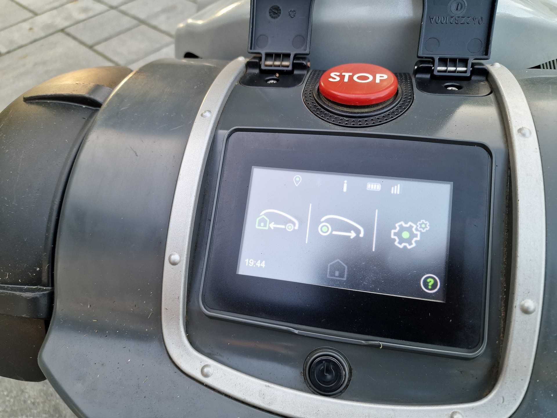 Kosiarka automatyczna robot koszący - Wiper Trekker S Premium 3200m2