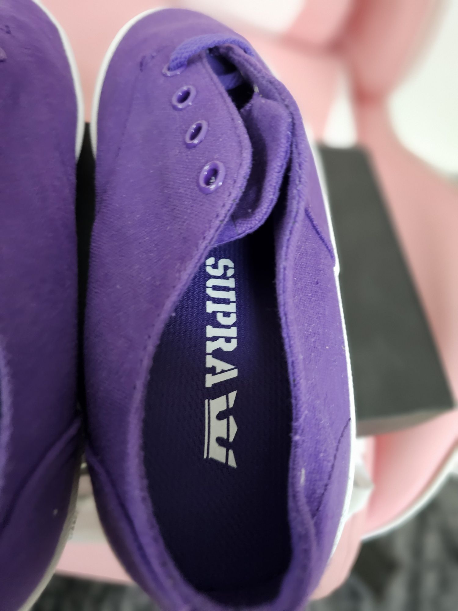Buty nowe Supra eu40 purpurowe z wada