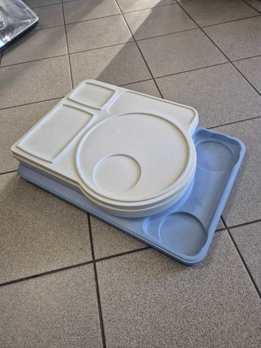 sprzedam tace pojemniki szpitalne do żywności TEMP ROYAL duża ilość!