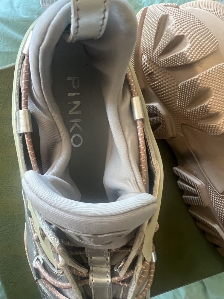 Pinko Prateada com sola rosa