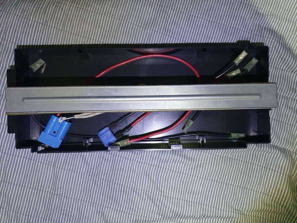 Бесперебійник APC Smart-UPS 2000RT SURT2000XLi 1400W SURT48XLBP