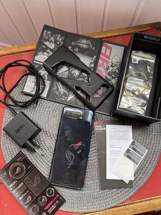 Смартфон Asus ROG Phone 5s 8/128Gb Phantom Black
