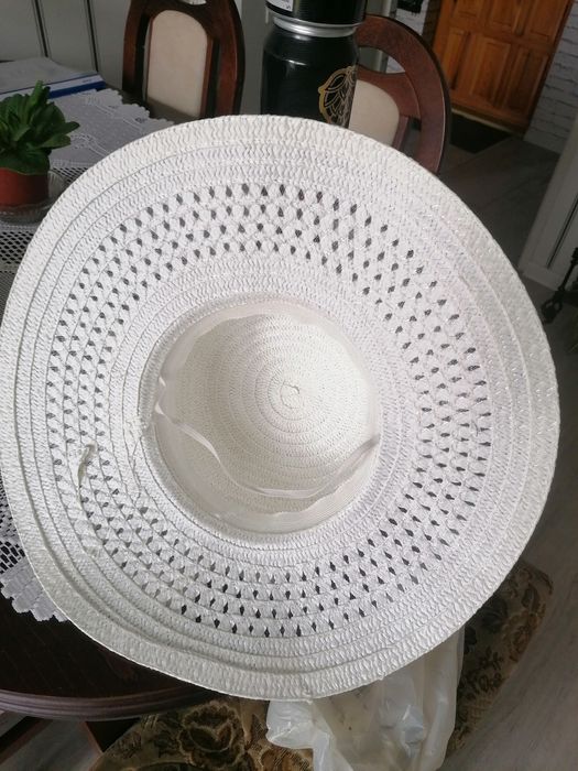 Dwa kapelusze letnie wakacyjne