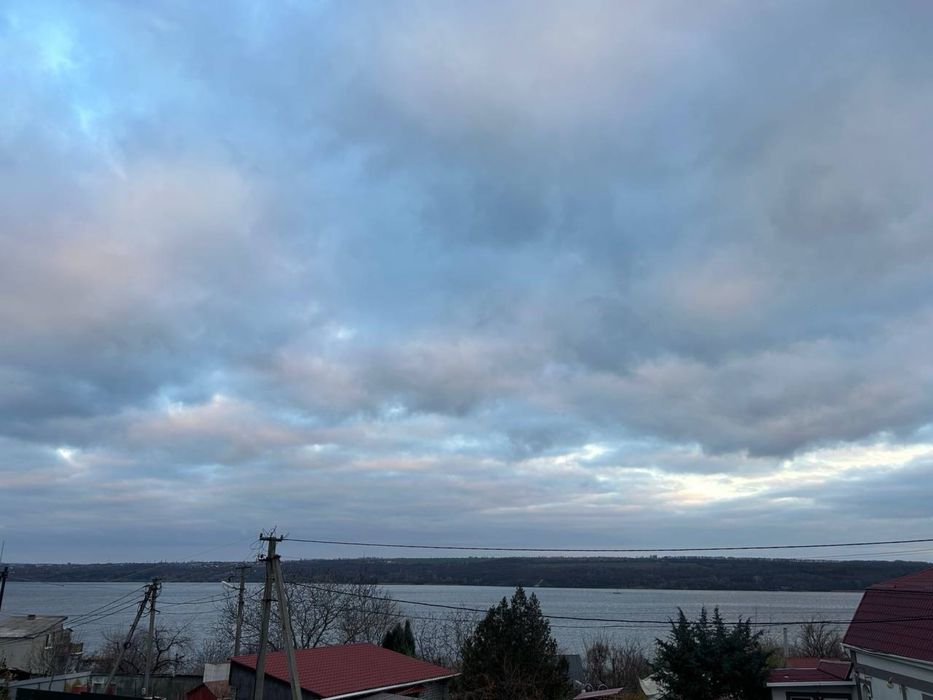 Продам дом, дачу. Днепровое, Ямбург