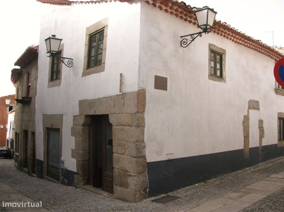 Prédio zona histórica Miranda do Douro