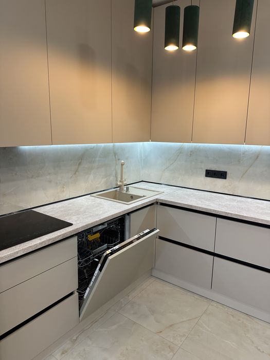 Продаж котеджу з ремонтом р-н Льонокомбінату.  єОселя